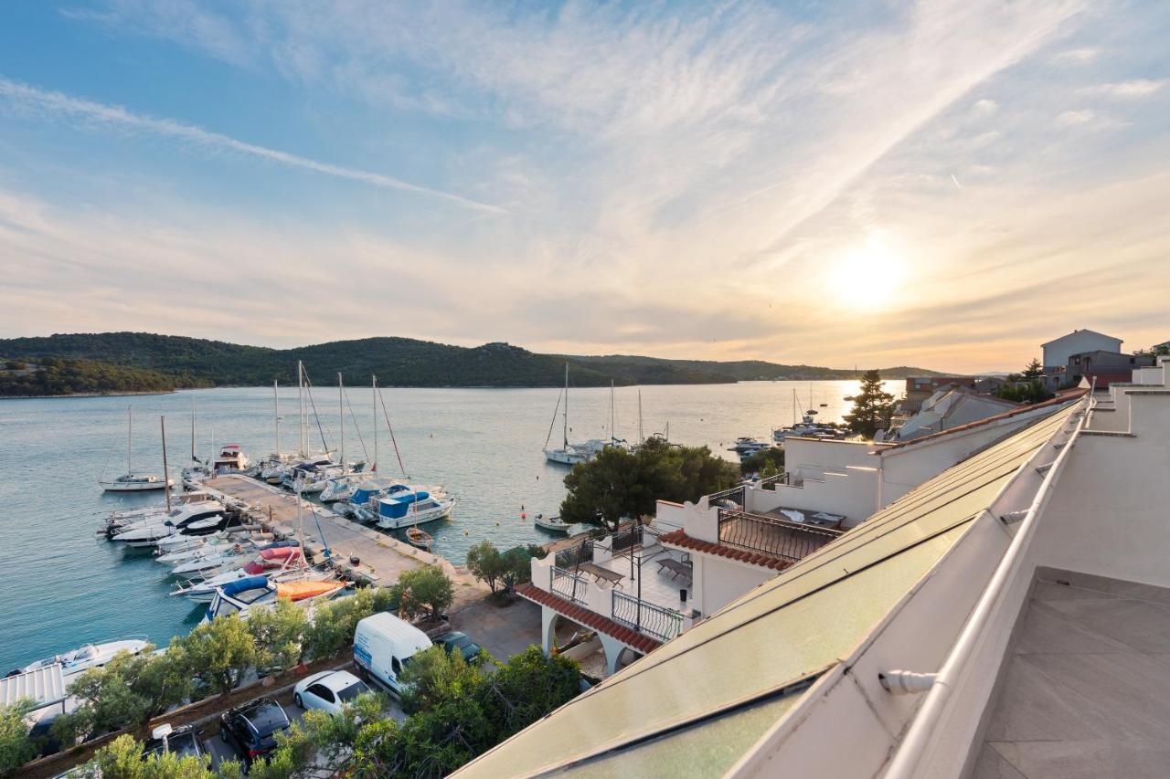 Black Pearl Tisno Exterior photo