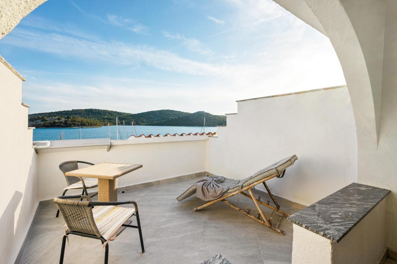 Black Pearl Tisno Exterior photo